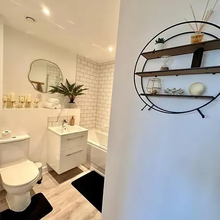 Central Derby Urban 2 Bedroom Flat - An Oasis Of Elegance! Free Parking And Wifi Suitable For Families And Professionals Extérieur photo