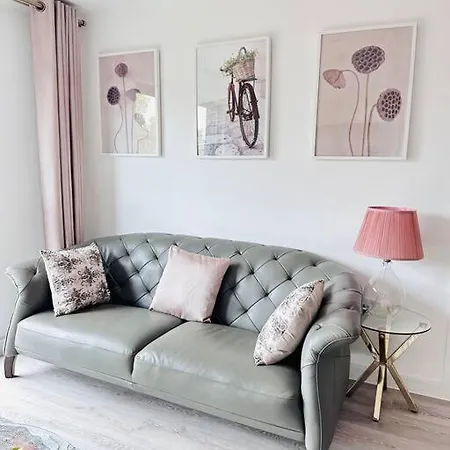 Central Derby Urban 2 Bedroom Flat - An Oasis Of Elegance! Free Parking And Wifi Suitable For Families And Professionals Extérieur photo