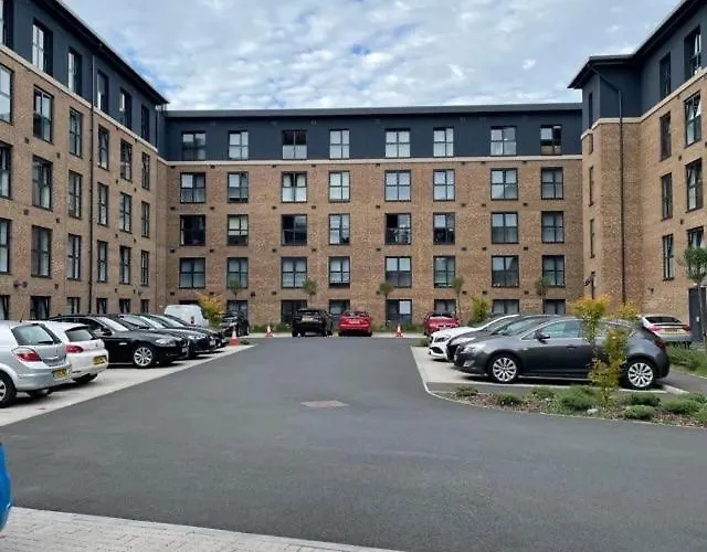 Central Derby Urban 2 Bedroom Flat - An Oasis Of Elegance! Free Parking And Wifi Suitable For Families And Professionals